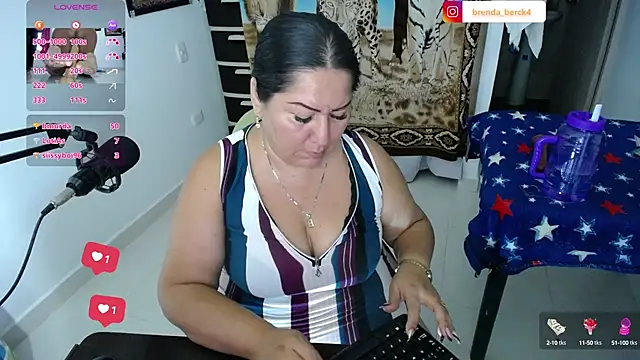 Snapshot of Brenda_Berck_ chatting on March 11, 2025, 1:59 am Brenda Berck online show from March 11, 2025, 1:59 am