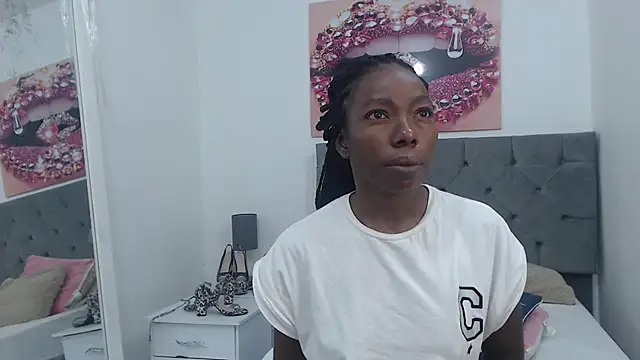 Snapshot of kirajohnson chatting on January 30, 2025, 12:16 pm kirajohnson online show from January 30, 2025, 12:16 pm