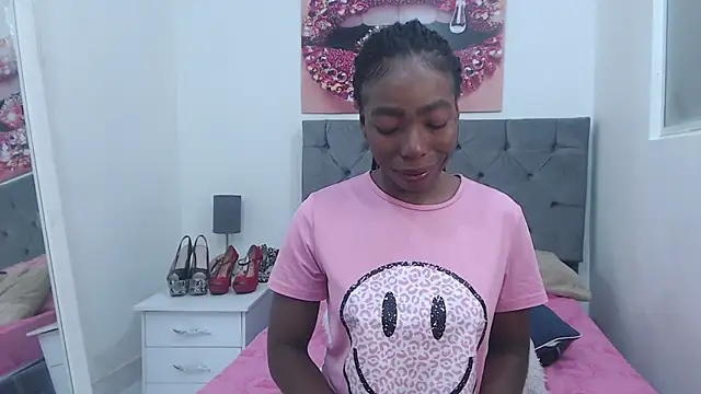 Snapshot of kirajohnson chatting on March 12, 2025, 10:37 am kirajohnson online show from March 12, 2025, 10:37 am