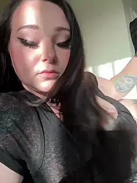 Snapshot of Kira_tattoo chatting on May 10, 2026, 1:55 am Kira tattoo online show from May 10, 2026, 1:55 am