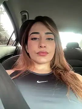 CATALINA RESTREPO online show from January 24, 2025, 7:49 pm