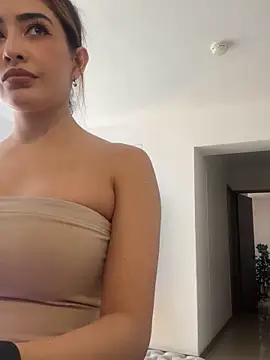 CATALINA RESTREPO online show from January 25, 2025, 8:21 pm