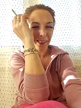 Snapshot of Almmaxxxx chatting on January 8, 2025, 8:27 am Almmaxxxx online show from January 8, 2025, 8:27 am