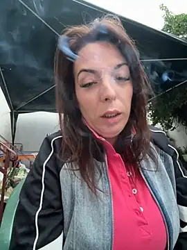 Snapshot of Almmaxxxx chatting on September 20, 2025, 4:02 am Almmaxxxx online show from September 20, 2025, 4:02 am