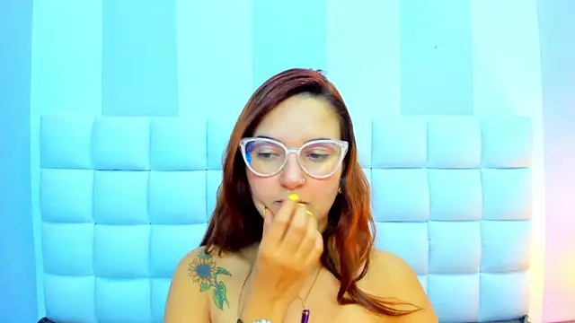 teresasroom  online show from February 9, 2026, 1:59 pm