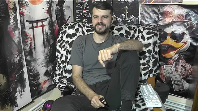 Snapshot of 00george chatting on April 18, 2026, 4:55 pm 00george online show from April 18, 2026, 4:55 pm
