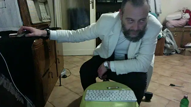 Snapshot of SsdobermannsS chatting on April 29, 2026, 2:15 am SsdobermannsS online show from April 29, 2026, 2:15 am