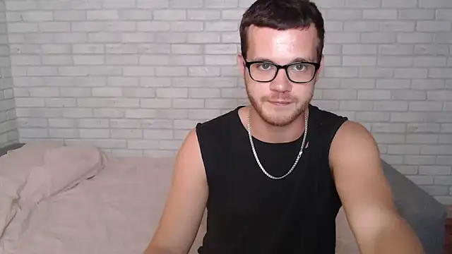 Alexxx horny online show from September 17, 2025, 5:14 pm