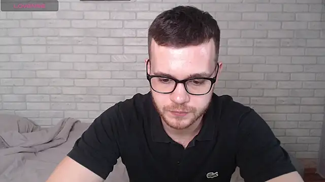 Alexxx horny online show from May 12, 2026, 3:09 pm
