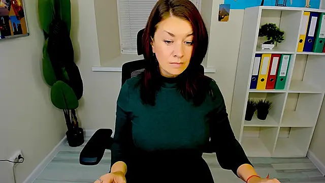 AnaMills online show from September 24, 2025, 3:04 pm