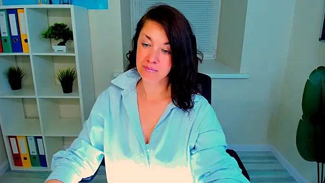 AnaMills online show from June 14, 2026, 2:24 am