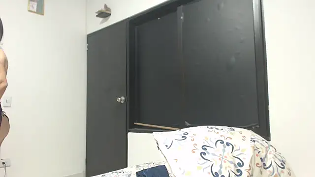 camilahot23 online show from February 20, 2026, 12:18 am