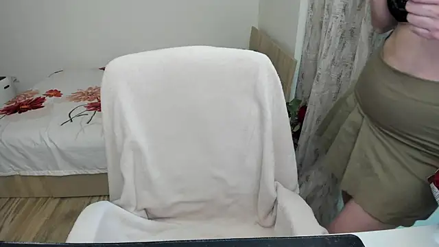 Snapshot of KrissLoona chatting on June 11, 2026, 9:57 pm KrissLoona online show from June 11, 2026, 9:57 pm