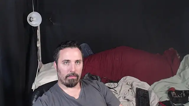 Snapshot of Metalstud chatting on October 16, 2025, 6:03 am Metalstud online show from October 16, 2025, 6:03 am