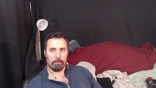 Snapshot of Metalstud chatting on October 24, 2025, 5:48 am Metalstud online show from October 24, 2025, 5:48 am