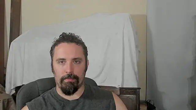 Snapshot of Metalstud chatting on June 13, 2026, 9:24 pm Metalstud online show from June 13, 2026, 9:24 pm