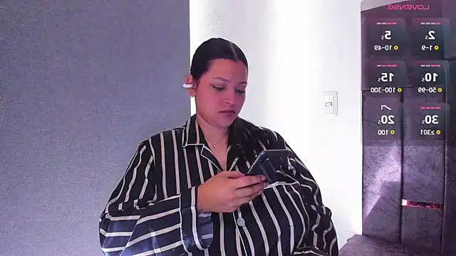 Snapshot of MarcellaGriffin chatting on January 25, 2025, 1:52 pm MarcellaGriffin online show from January 25, 2025, 1:52 pm