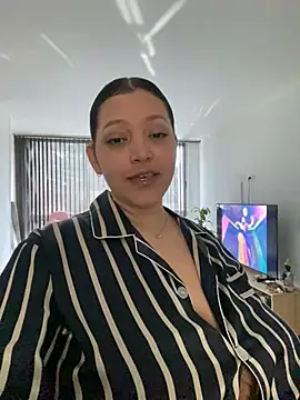 Snapshot of MarcellaGriffin chatting on February 7, 2025, 2:47 pm MarcellaGriffin online show from February 7, 2025, 2:47 pm