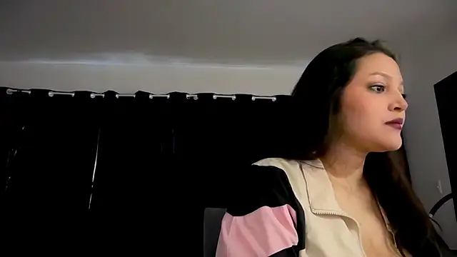 Snapshot of MarcellaGriffin chatting on October 13, 2025, 8:53 pm MarcellaGriffin online show from October 13, 2025, 8:53 pm