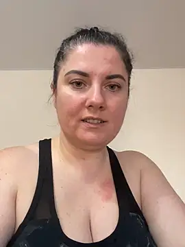 Snapshot of alisiaparril chatting on March 18, 2025, 6:57 am alisiaparril online show from March 18, 2025, 6:57 am