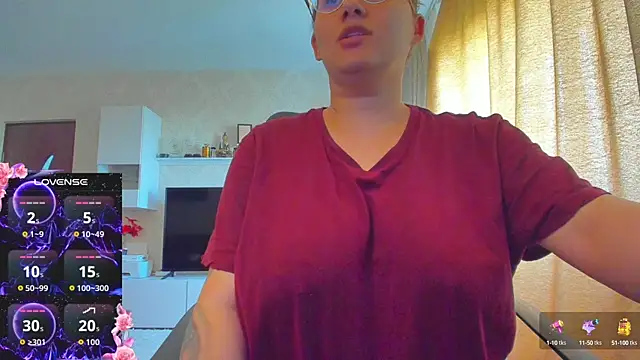 Snapshot of hot_evil_queen chatting on September 25, 2025, 7:56 am hot evil queen online show from September 25, 2025, 7:56 am