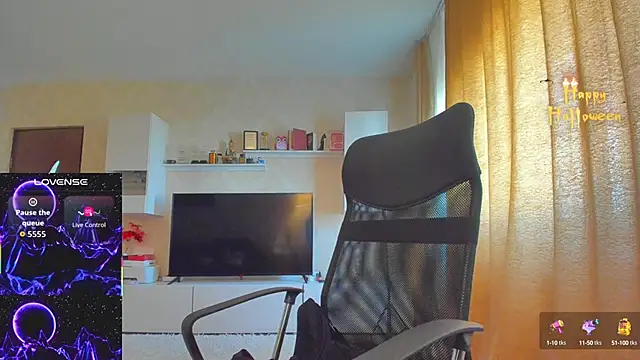 Snapshot of hot_evil_queen chatting on October 22, 2025, 8:14 am hot evil queen online show from October 22, 2025, 8:14 am