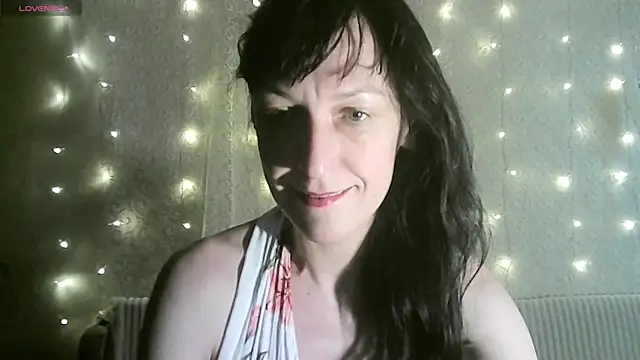 Snapshot of MarieODahliaS chatting on October 31, 2025, 11:00 am MarieODahliaS online show from October 31, 2025, 11:00 am