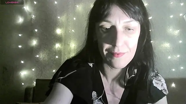 Snapshot of MarieODahliaS chatting on November 18, 2025, 11:36 am MarieODahliaS online show from November 18, 2025, 11:36 am