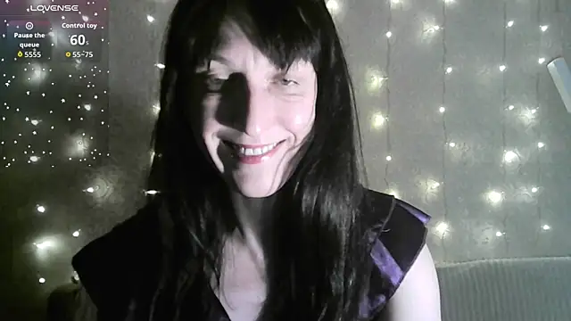 Snapshot of MarieODahliaS chatting on December 19, 2025, 10:33 am MarieODahliaS online show from December 19, 2025, 10:33 am