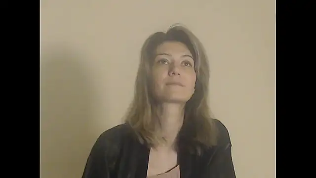 Snapshot of Miss_Cookie chatting on December 18, 2024, 3:55 pm Miss Cookie online show from December 18, 2024, 3:55 pm