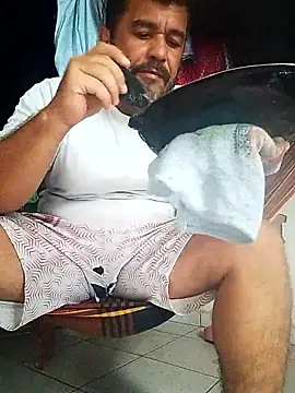 tarra122 online show from May 9, 2026, 4:23 pm