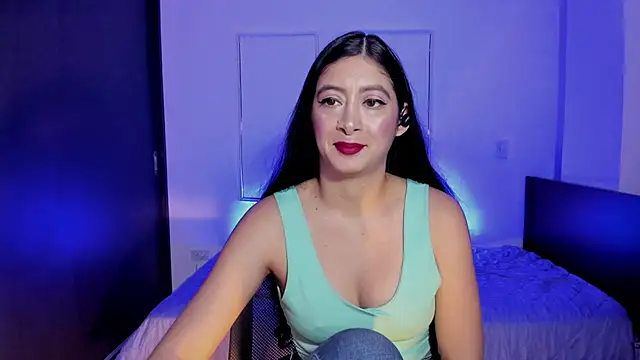 Snapshot of MeganWhite3 chatting on June 2, 2026, 2:57 am MeganWhite3 online show from June 2, 2026, 2:57 am