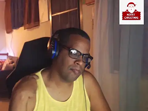 Snapshot of thesugar32 chatting on December 10, 2024, 1:43 am thesugar32 online show from December 10, 2024, 1:43 am