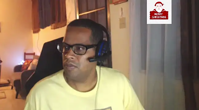 Snapshot of thesugar32 chatting on December 19, 2024, 2:23 am thesugar32 online show from December 19, 2024, 2:23 am