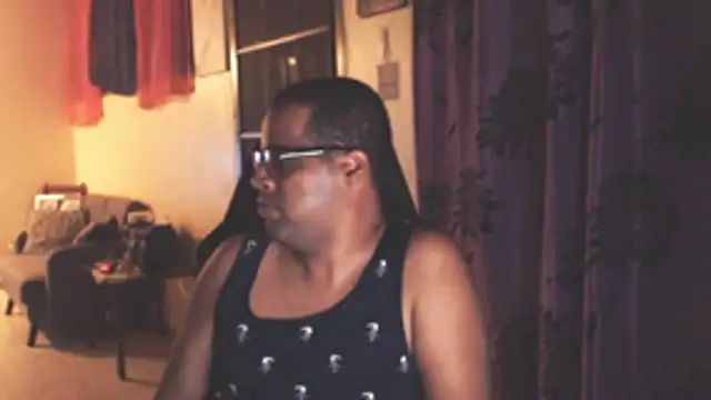 thesugar32 online show from October 18, 2025, 1:52 am