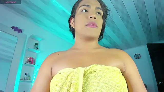 Snapshot of briitany_hot chatting on December 13, 2024, 11:50 pm briitany hot online show from December 13, 2024, 11:50 pm