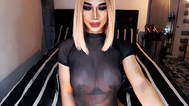 Snapshot of MassiveCockxMistress chatting on May 24, 2026, 4:28 am MassiveCockxMistress online show from May 24, 2026, 4:28 am