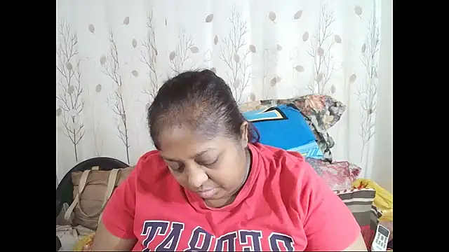 Snapshot of Indiantasha chatting on September 29, 2025, 4:01 pm Indiantasha online show from September 29, 2025, 4:01 pm