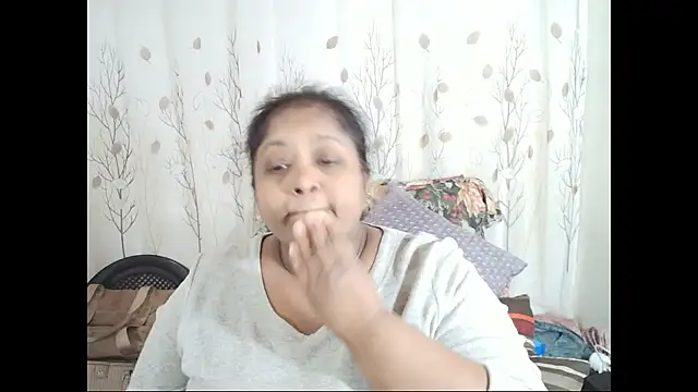 Snapshot of Indiantasha chatting on October 1, 2025, 4:02 pm Indiantasha online show from October 1, 2025, 4:02 pm