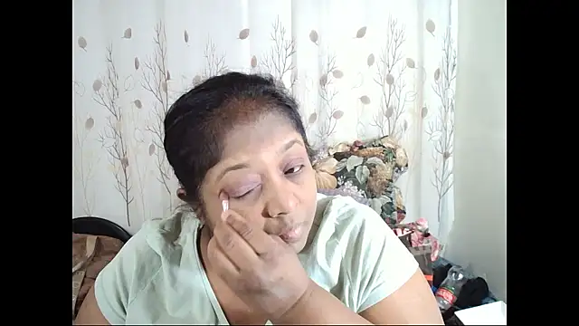 Snapshot of Indiantasha chatting on October 6, 2025, 4:15 pm Indiantasha online show from October 6, 2025, 4:15 pm