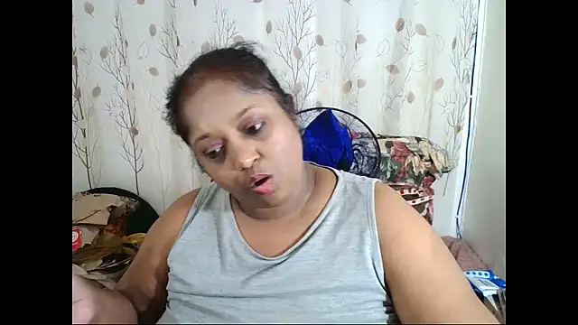 Snapshot of Indiantasha chatting on October 30, 2025, 11:27 pm Indiantasha online show from October 30, 2025, 11:27 pm