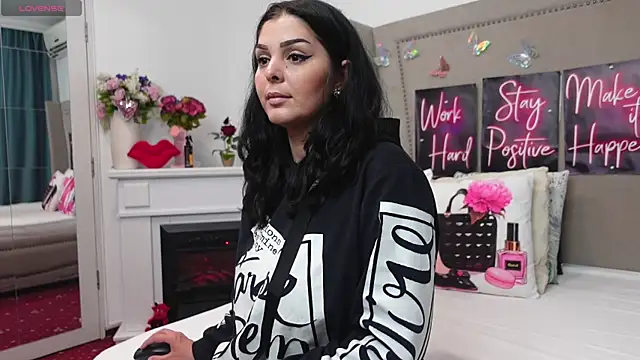 LexyRene online show from May 3, 2026, 11:38 am