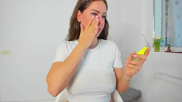 Snapshot of DiamondKay chatting on April 9, 2026, 6:30 am DiamondKay online show from April 9, 2026, 6:30 am