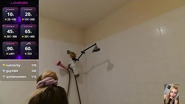 Snapshot of Blondiewithanass chatting on October 21, 2025, 12:22 am Blondiewithanass online show from October 21, 2025, 12:22 am