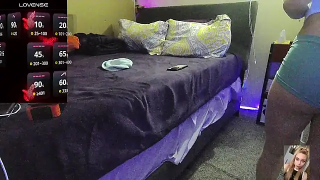 Blondiewithanass online show from March 19, 2026, 6:39 am