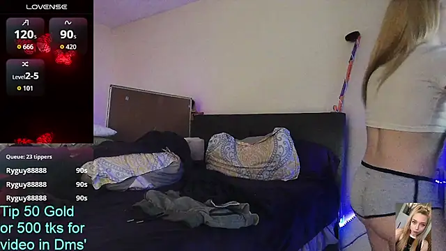 Blondiewithanass online show from June 22, 2026, 2:13 am