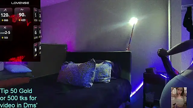 Blondiewithanass online show from June 24, 2026, 3:38 am
