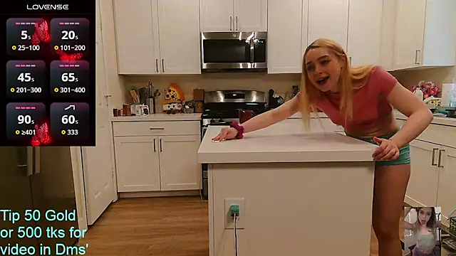 Blondiewithanass online show from June 24, 2026, 5:23 pm