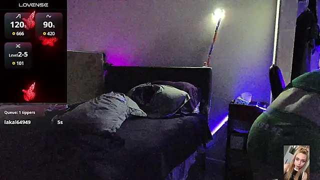 Blondiewithanass online show from July 28, 2026, 4:50 pm