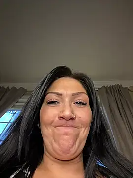 LittleMissEeve online show from May 5, 2026, 12:40 am